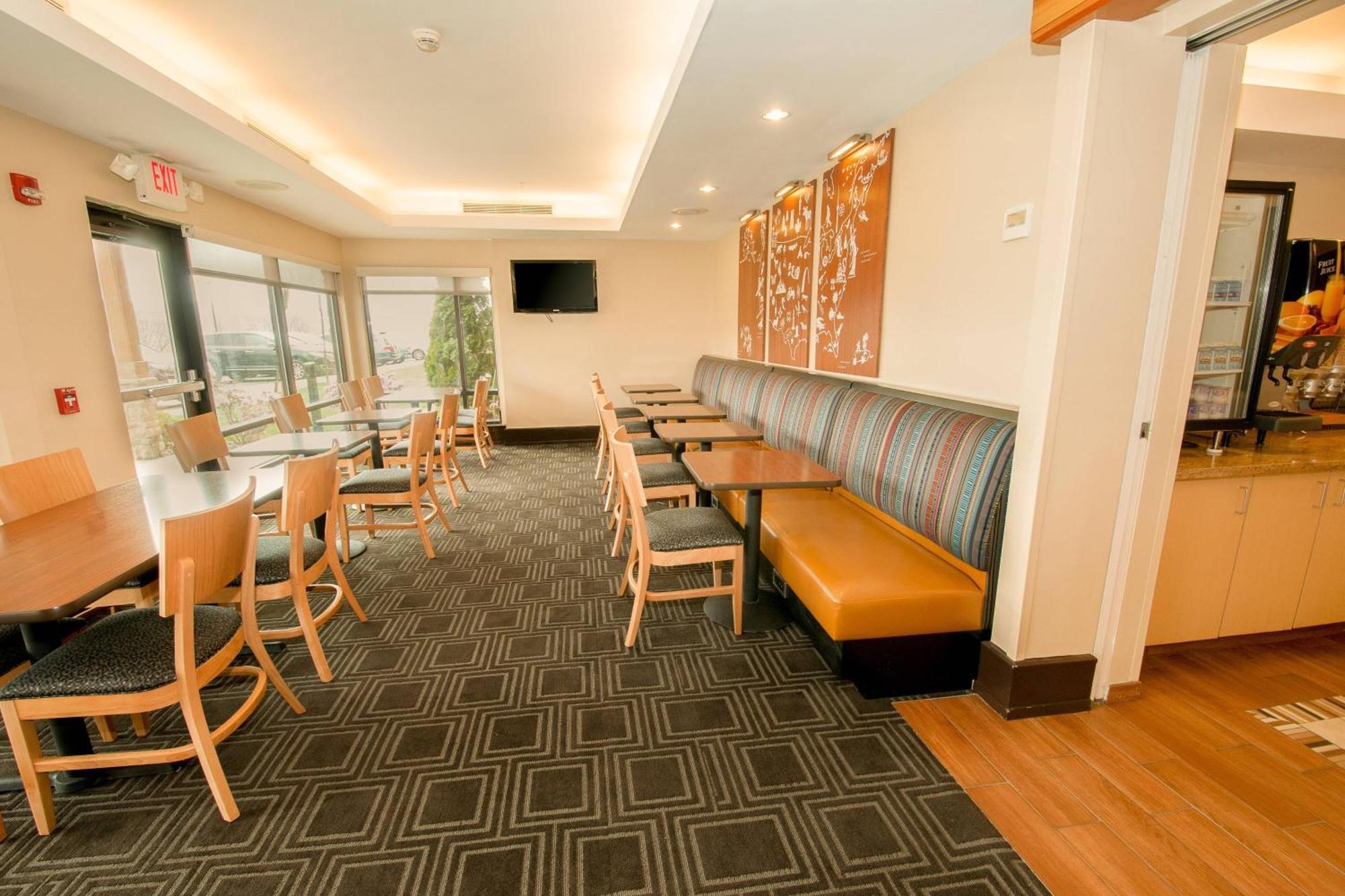 Towneplace Suites By Marriott Scranton Wilkes-Barre Moosic Екстериор снимка